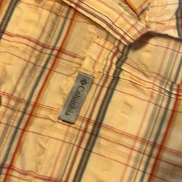 Size Med. Columbia Top - Picture 3 of 4